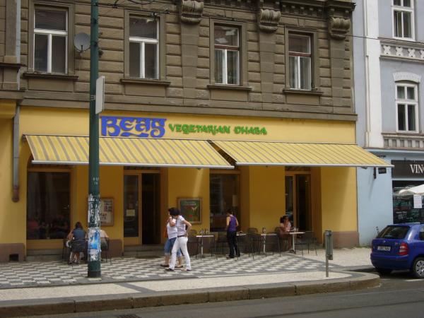 Vchod do Beas - Vegeterian Dhaba - Křižíkova